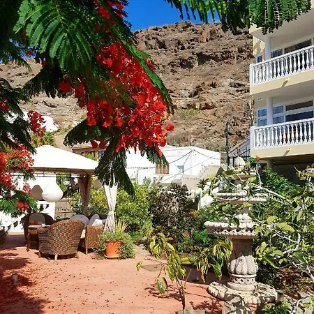 Lina Mogan * Puerto De Mogan